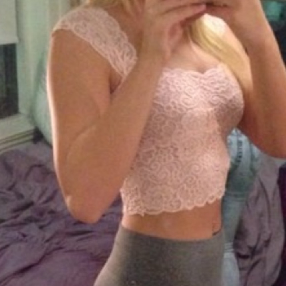 Light pink adorable soft Charlotte russe crop top